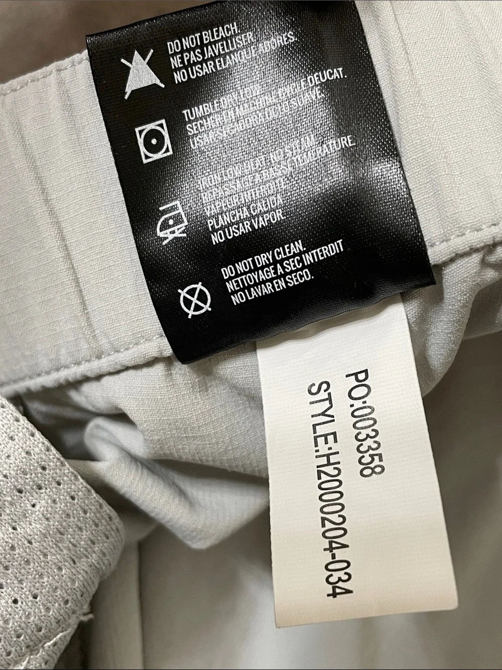 Huk 7” Creekbed Cargo Shorts size Large